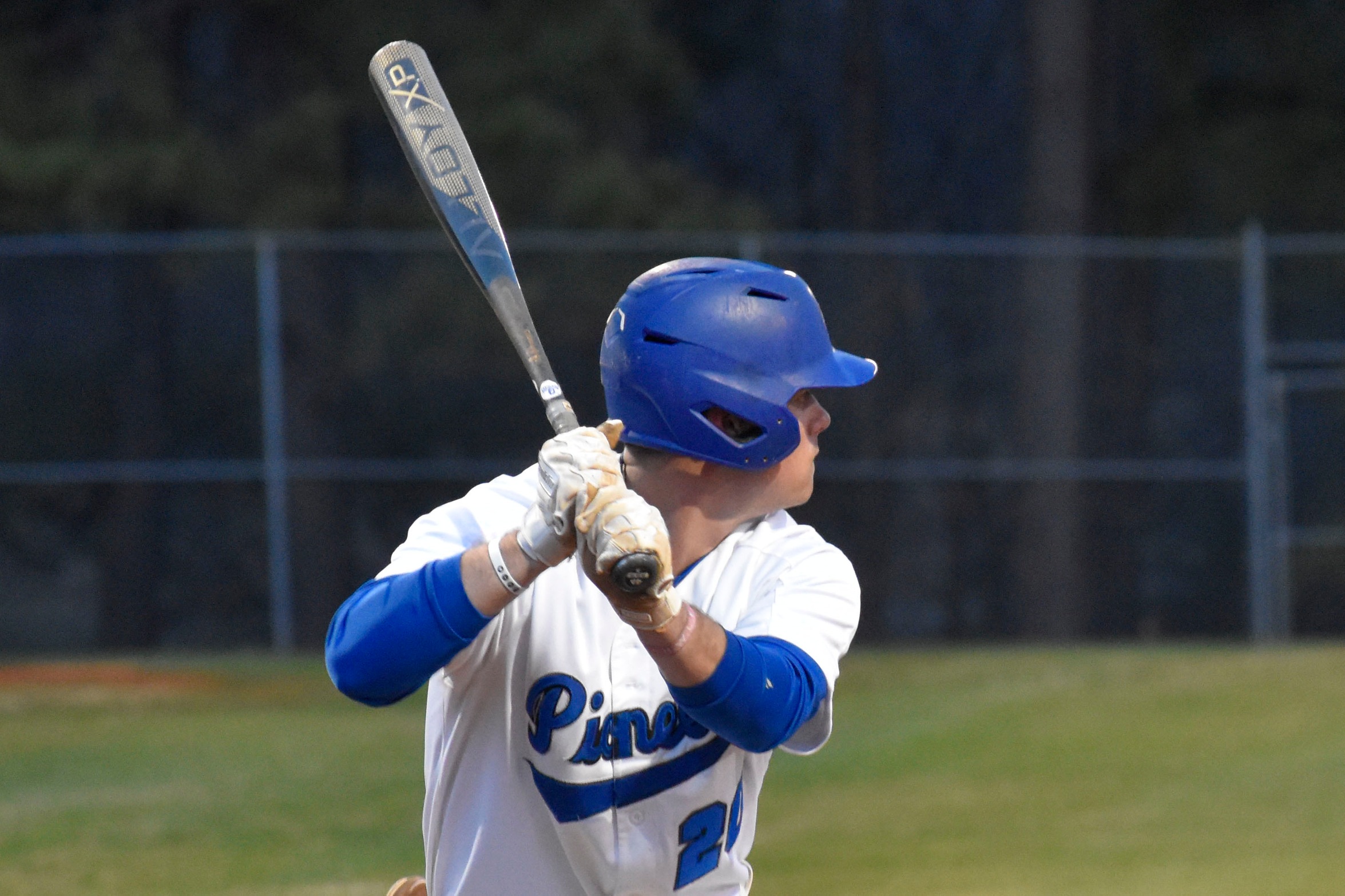 Pioneers and Royals Split Doubleheader