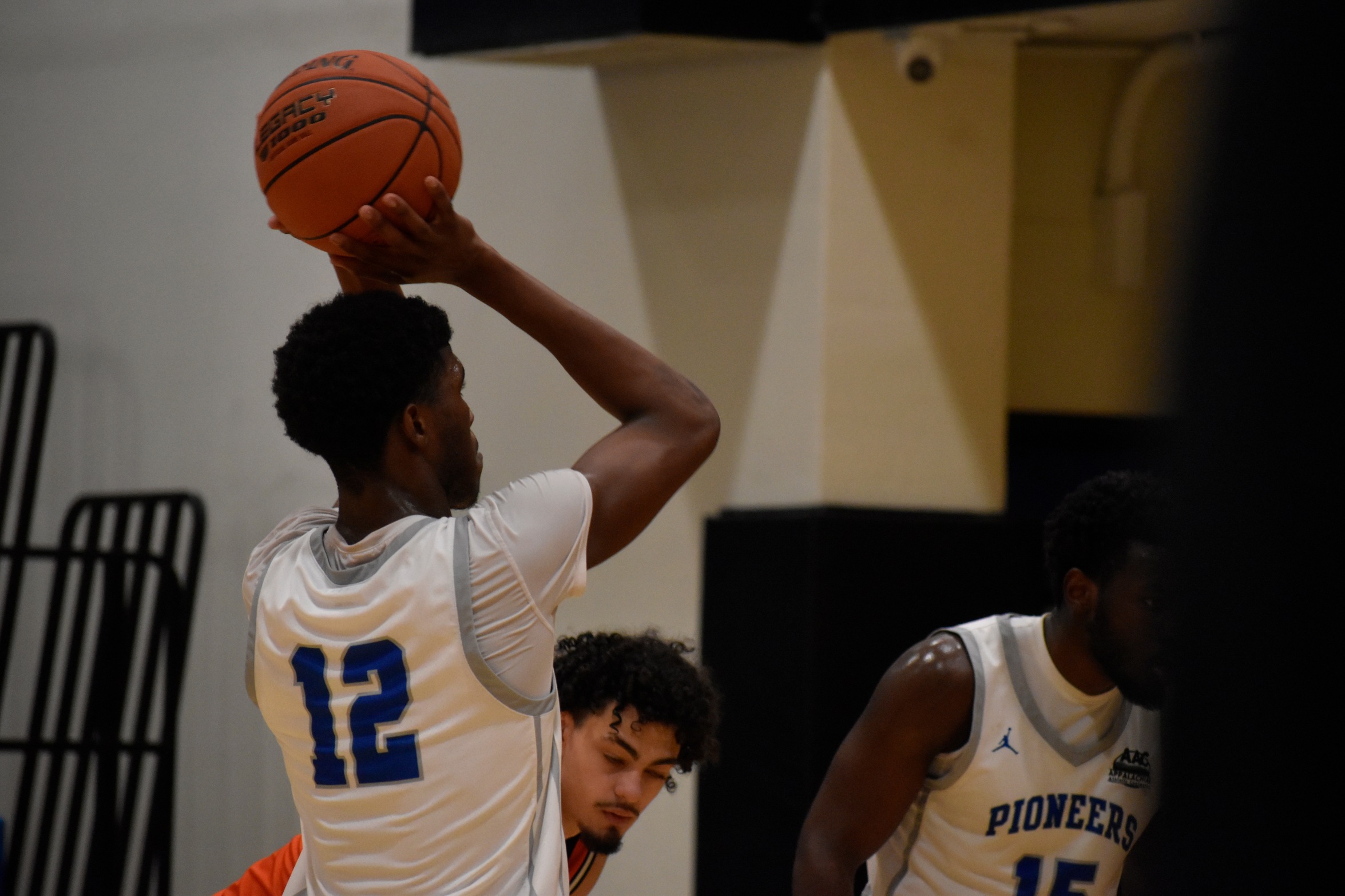 Terrell&rsquo;s Late Free Throws Lift SMC Past Coastal Georgia, 69&ndash;68