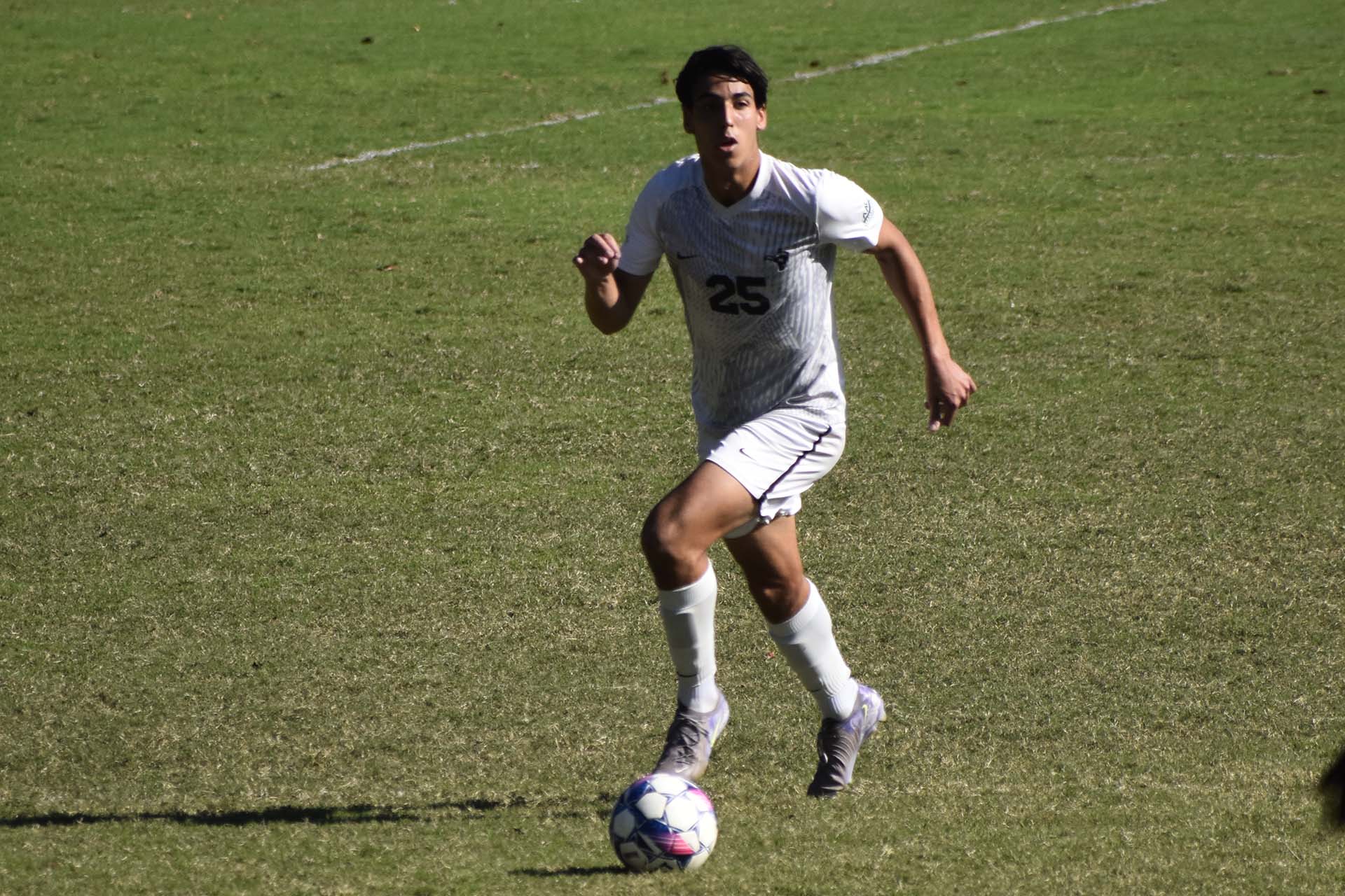 Pinheiro&rsquo;s Late Goal Lifts SMC Men&rsquo;s Soccer to 2-1 Win Over Bluefield