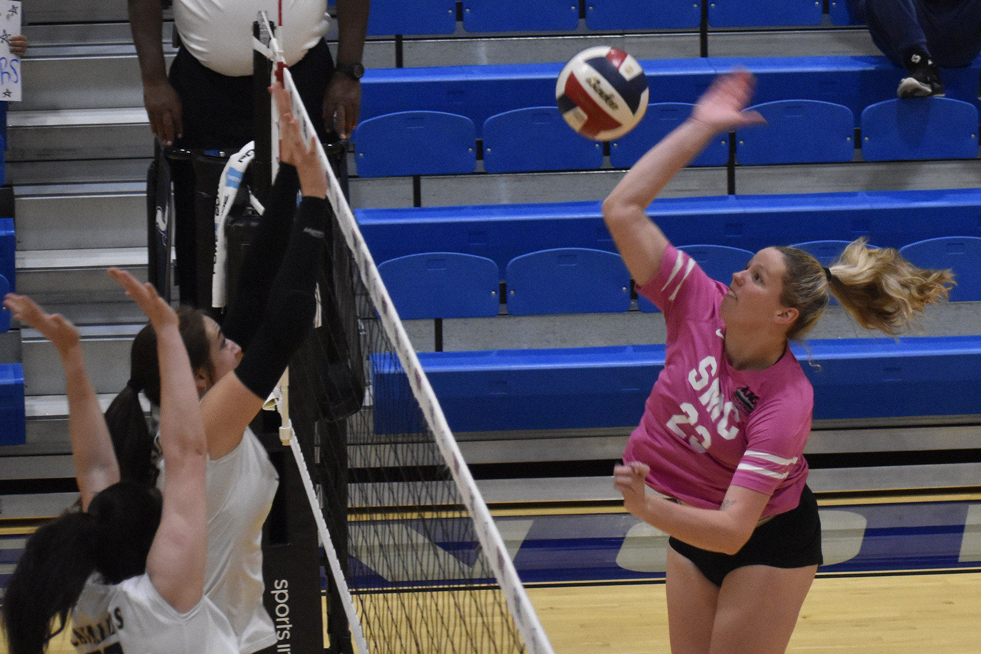 Pioneers Fall in Straight Sets to Conference-Leading Reinhardt